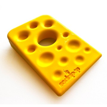 2 multi angle sodapup chewtoy sodapup nylonswisscheese yellow1